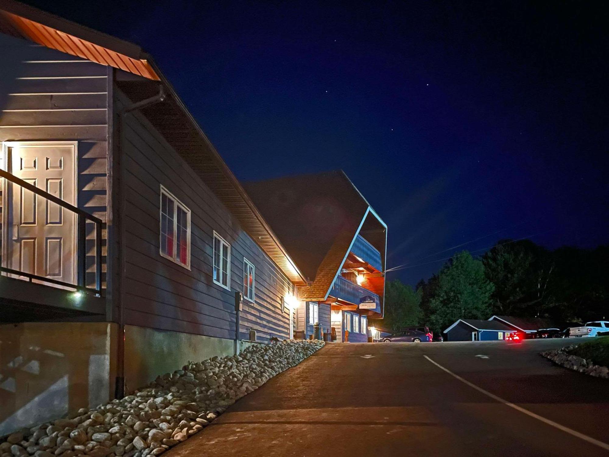 The Grand Tappattoo Resort, Ascend Hotel Collection Otter Lake Exterior photo